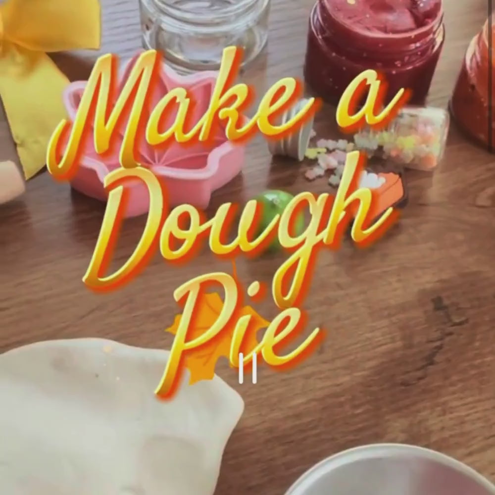 Make a Pie Play Dough Pouch